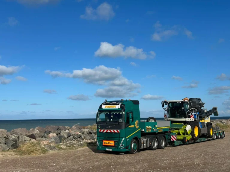 Instagram post from dominikschwertransporte. This post is in position 1.