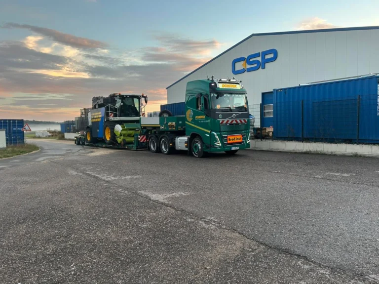 Instagram post from dominikschwertransporte. This post is in position 1.