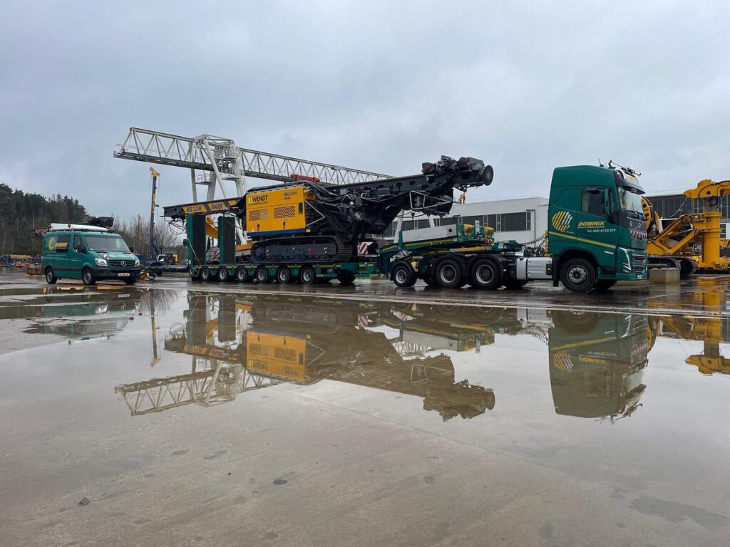 Instagram post from dominikschwertransporte. This post is in position 2.