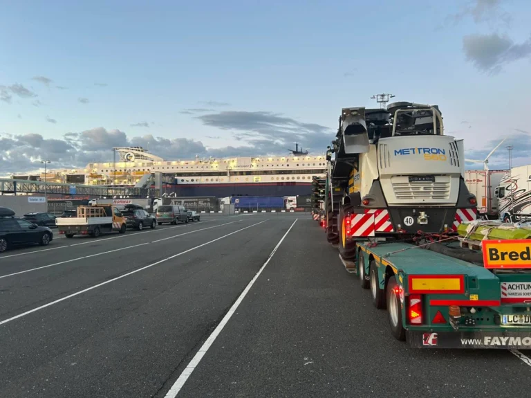 Instagram post from dominikschwertransporte. This post is in position 3.