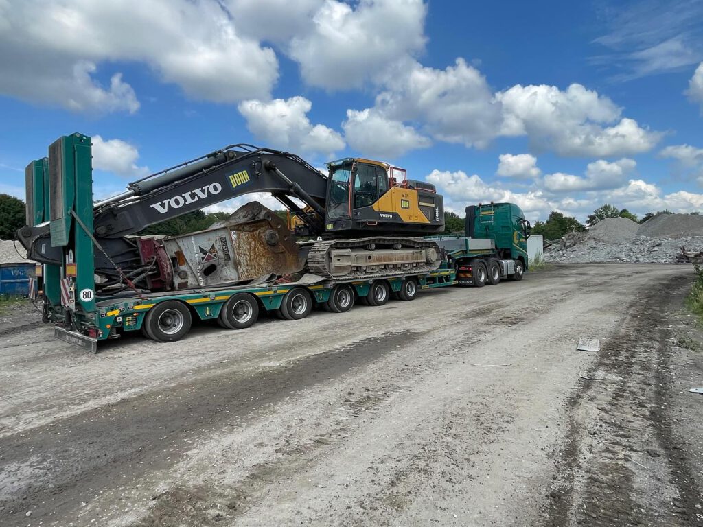 Instagram post from dominikschwertransporte. This post is in position 2.