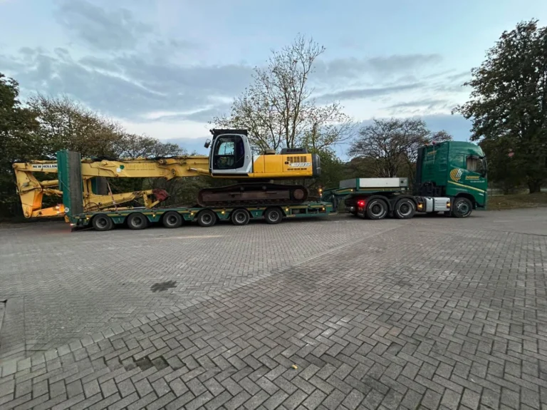 Instagram post from dominikschwertransporte. This post is in position 1.