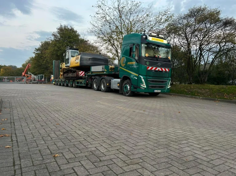 Instagram post from dominikschwertransporte. This post is in position 2.